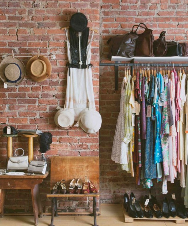Cómo la ropa de segunda mano acaba en las tiendas vintage? – Vicky Baniokou
